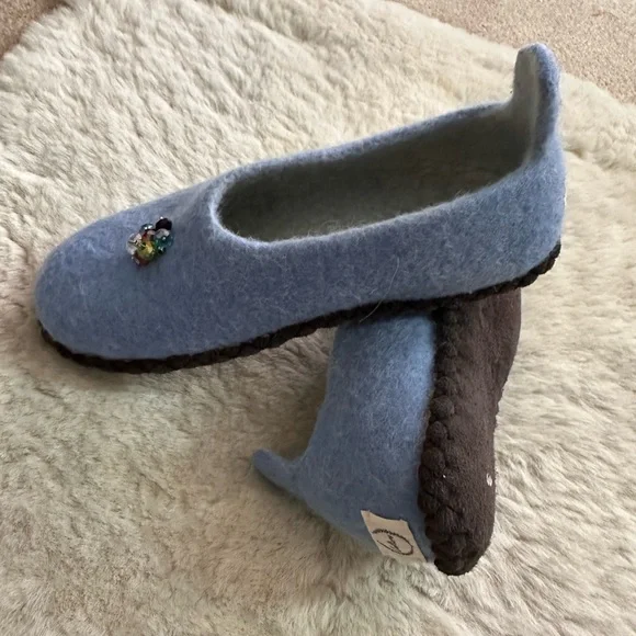 Elegant Merino Wool Slippers for Holiday Gift ideas/Beaded Detail - Picture 6 of 9
